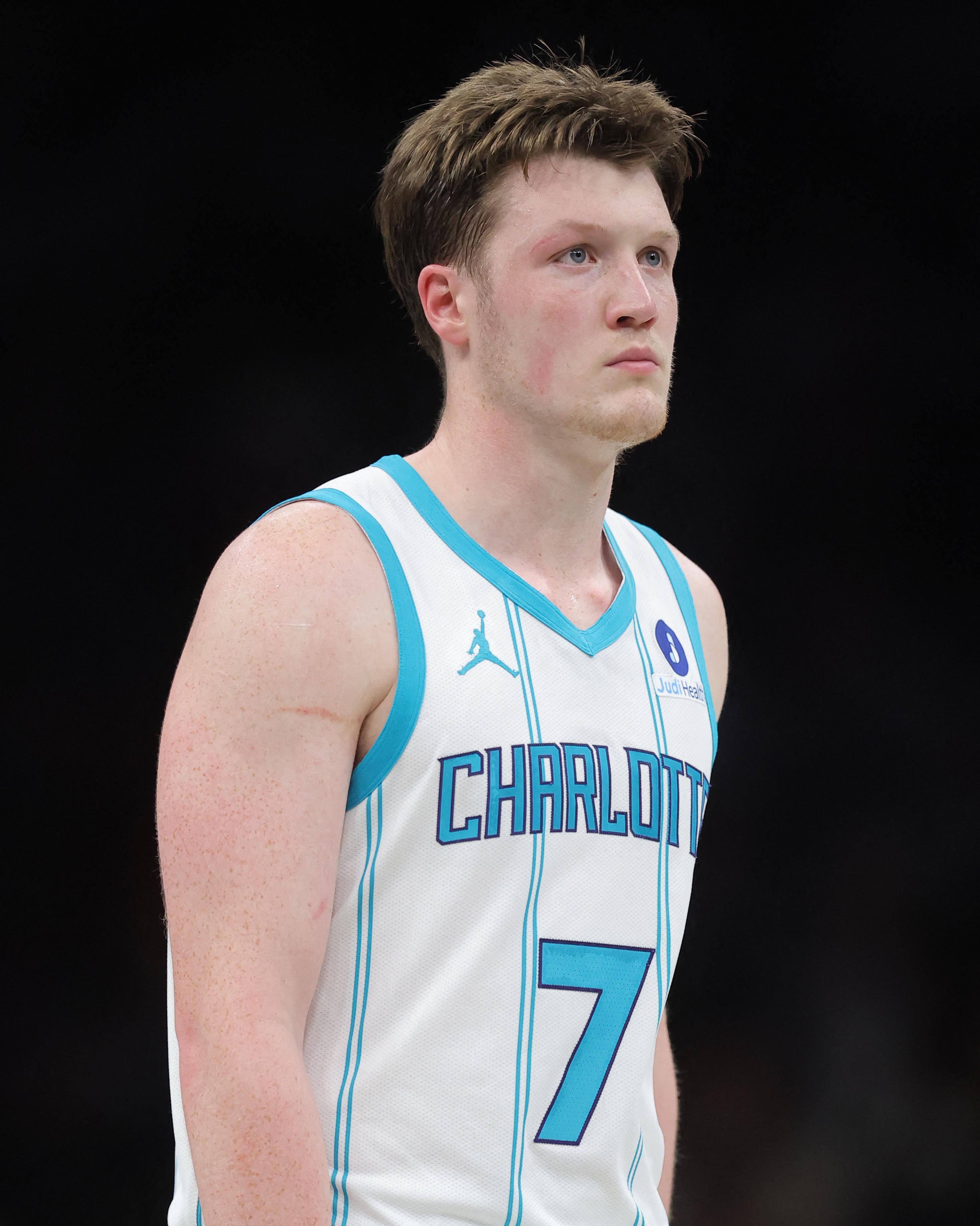 世界杯高清比赛观看地址-新秀Kon Knueppel投进273记三分,NBA历史没人做到过